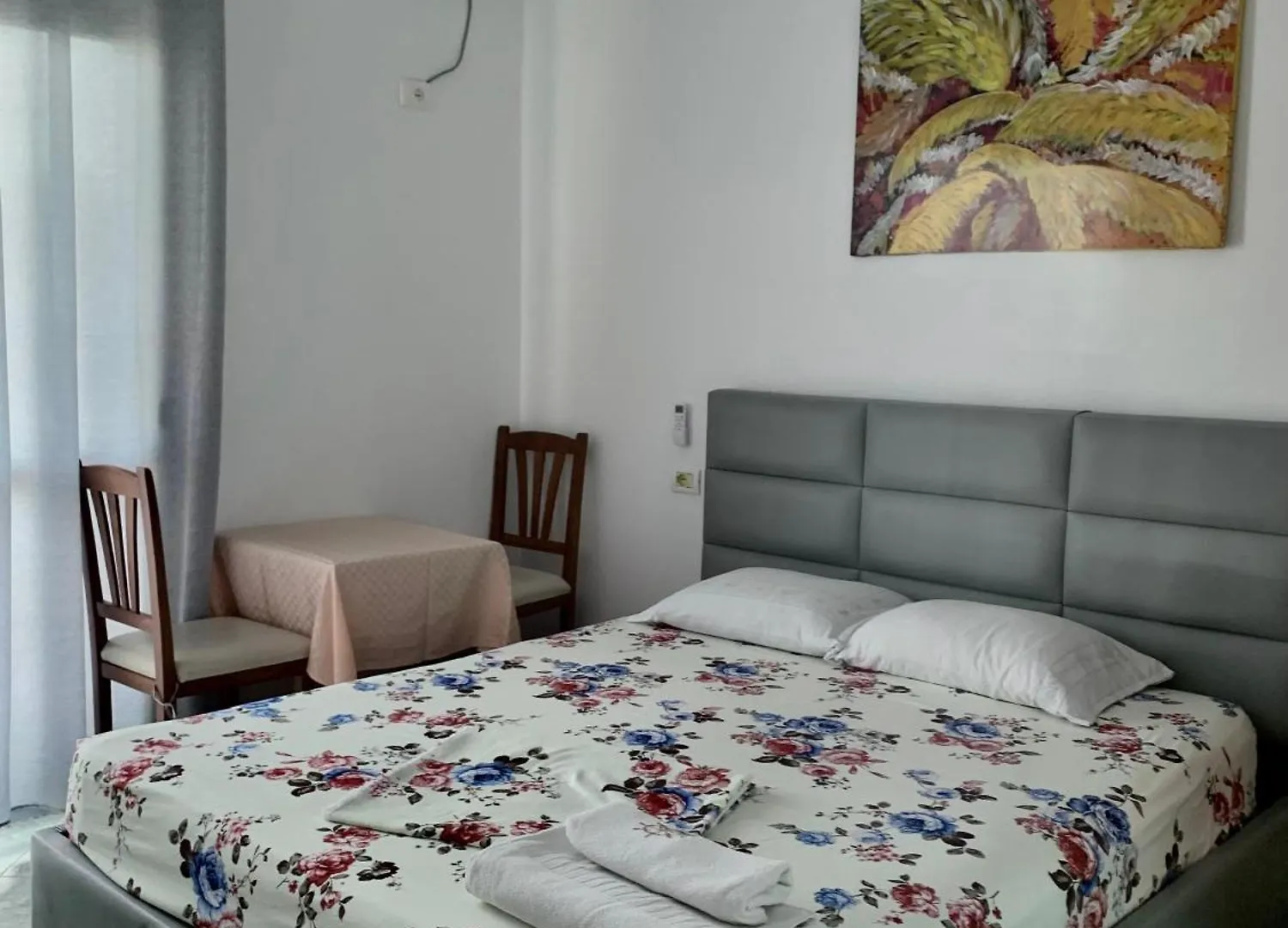 Serenade Beach Durres Guest house