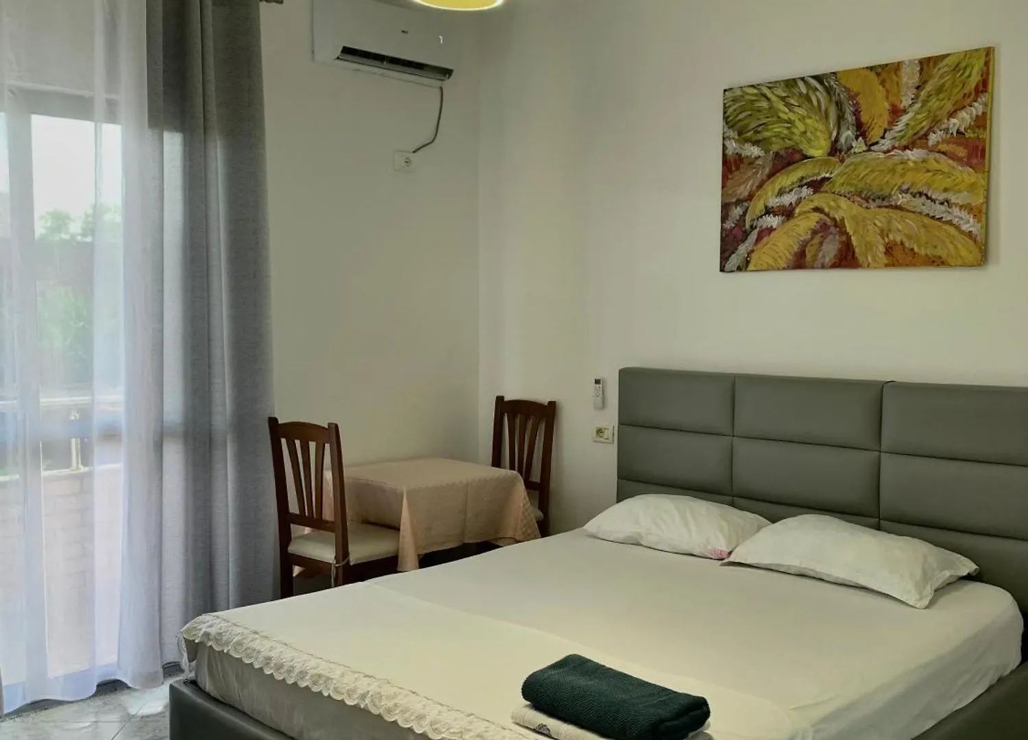Serenade Beach Durres Guest house