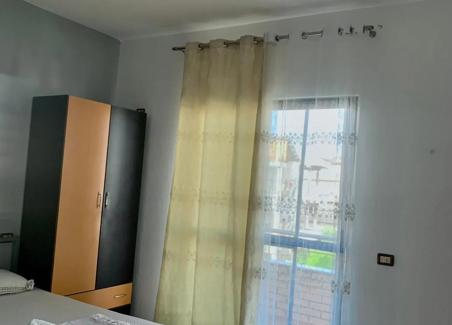 Serenade Beach Durres Guest house